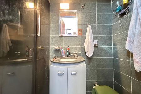 Casa para alugar com 177m², 5 quartos e 2 vagas Casa para alugar com 177m², 5 quartos e 2 vagasBanheiro Corredor