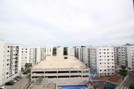Sala - Vista de apartamento para alugar com 2 quartos, 46m² em Pechincha, Rio de Janeiro