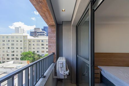 Varanda de kitnet/studio para alugar com 1 quarto, 22m² em Vila Cordeiro, São Paulo