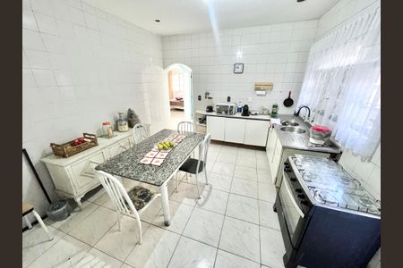 Casa para alugar com 120m², 2 quartos e 3 vagas Casa para alugar com 120m², 2 quartos e 3 vagasCozinha