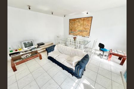 Casa para alugar com 120m², 2 quartos e 3 vagas Casa para alugar com 120m², 2 quartos e 3 vagasSala