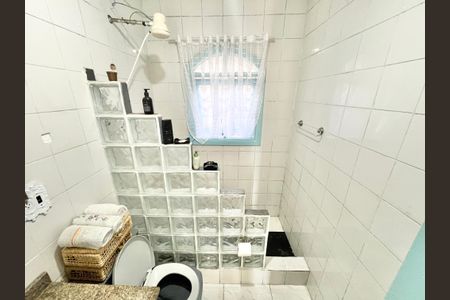 Casa para alugar com 120m², 2 quartos e 3 vagas Casa para alugar com 120m², 2 quartos e 3 vagasBanheiro