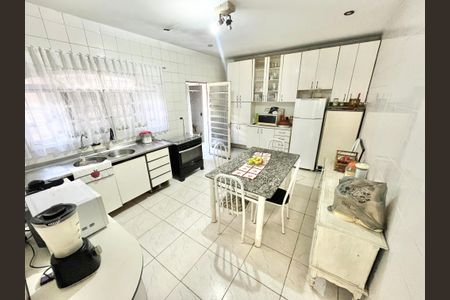 Casa para alugar com 120m², 2 quartos e 3 vagas Casa para alugar com 120m², 2 quartos e 3 vagasCozinha