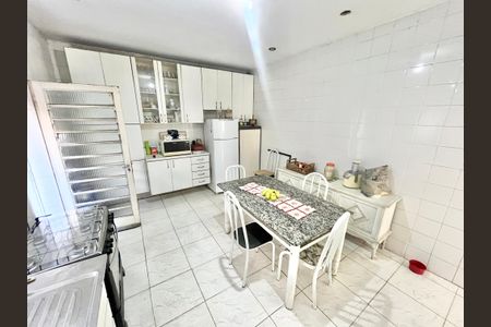 Casa para alugar com 120m², 2 quartos e 3 vagas Casa para alugar com 120m², 2 quartos e 3 vagasCozinha