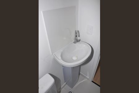 Kitnet / studio - Banheiro Social de kitnet/studio para alugar com 1 quarto, 17m² em Jardim Jaragua, São Paulo