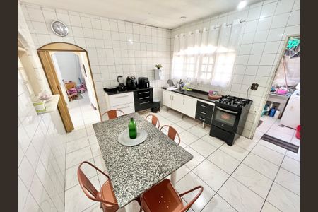 Casa para alugar com 120m², 2 quartos e 3 vagasCozinha