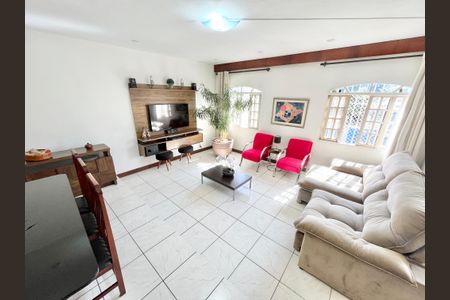 Casa para alugar com 120m², 2 quartos e 3 vagasSala