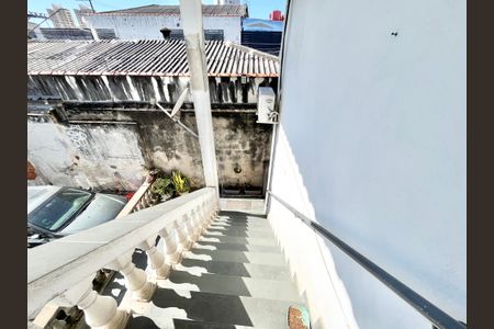 Casa para alugar com 120m², 2 quartos e 3 vagasEscada