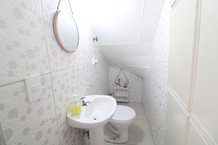 Lavabo de casa à venda com 3 quartos, 140m² em Jardim Reimberg, São Paulo