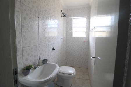 Casa à venda com 140m², 3 quartos e 3 vagasBanheiro comum