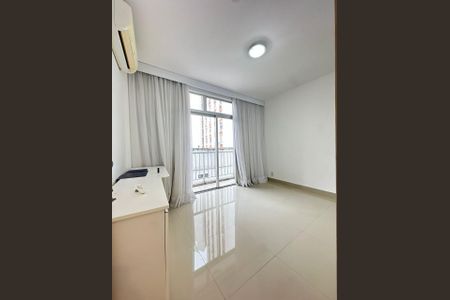 Apartamento para alugar com 107m², 3 quartos e 2 vagas