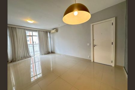 Apartamento para alugar com 107m², 3 quartos e 2 vagas