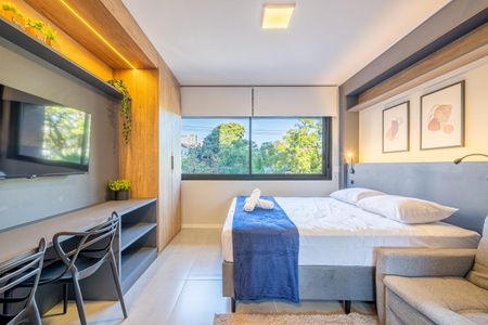 Quarto de kitnet/studio para alugar com 1 quarto, 26m² em Boa Vista, Porto Alegre