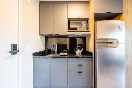 Cozinha de kitnet/studio para alugar com 1 quarto, 26m² em Boa Vista, Porto Alegre