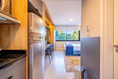 Cozinha de kitnet/studio para alugar com 1 quarto, 26m² em Boa Vista, Porto Alegre