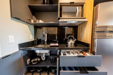 Cozinha de kitnet/studio para alugar com 1 quarto, 26m² em Boa Vista, Porto Alegre