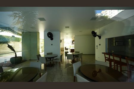 Apartamento à venda com 100m², 3 quartos e 2 vagasÁrea comum - Salão de festas