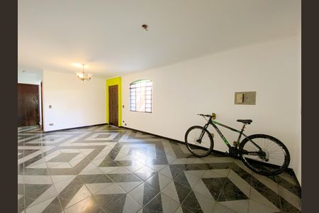 Casa à venda com 250m², 5 quartos e 5 vagas