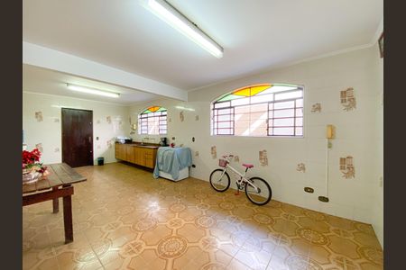 Casa à venda com 250m², 5 quartos e 5 vagas
