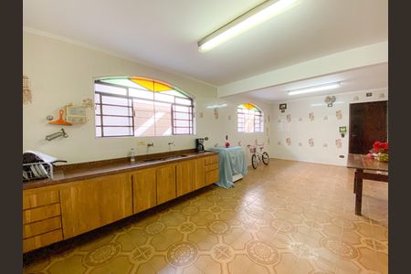 Casa à venda com 250m², 5 quartos e 5 vagas