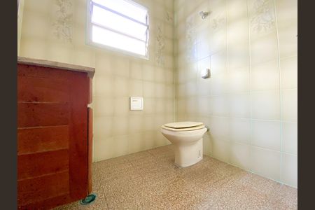 Casa à venda com 5 quartos, 250m² em Vila Ipojuca, São Paulo