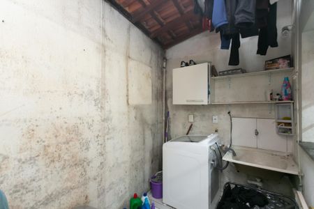 Casa de condomínio à venda com 58m², 2 quartos e 1 vagaÁrea de Serviço 