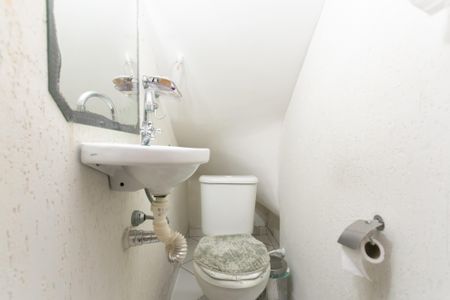 Casa de condomínio à venda com 58m², 2 quartos e 1 vagaLavabo 