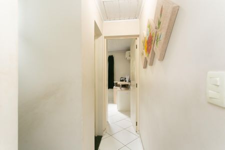 Casa de condomínio à venda com 58m², 2 quartos e 1 vagaCorredor 