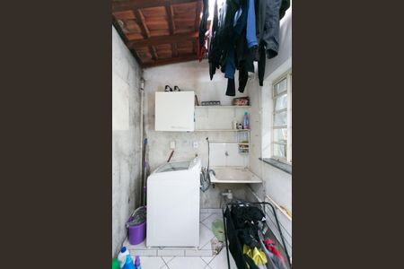 Casa de condomínio à venda com 58m², 2 quartos e 1 vagaÁrea de Serviço 