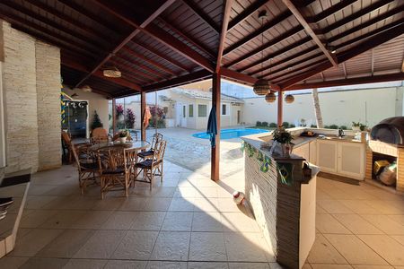 Casa à venda com 400m², 4 quartos e 2 vagas Casa à venda com 400m², 4 quartos e 2 vagasQuintal