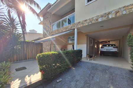 Casa à venda com 400m², 4 quartos e 2 vagas Casa à venda com 400m², 4 quartos e 2 vagasQuintal