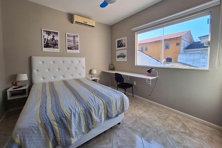 Casa à venda com 400m², 4 quartos e 2 vagas Casa à venda com 400m², 4 quartos e 2 vagasQuarto 2