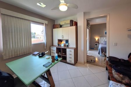Casa à venda com 400m², 4 quartos e 2 vagas Casa à venda com 400m², 4 quartos e 2 vagasEscritorio da Suíte 1