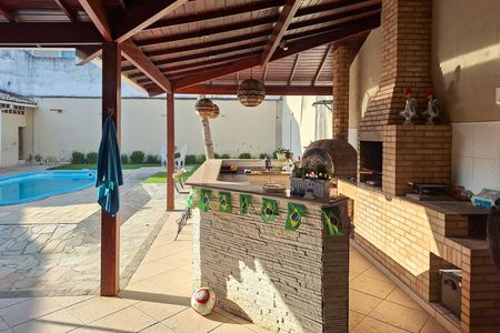 Casa à venda com 400m², 4 quartos e 2 vagas Casa à venda com 400m², 4 quartos e 2 vagasQuintal