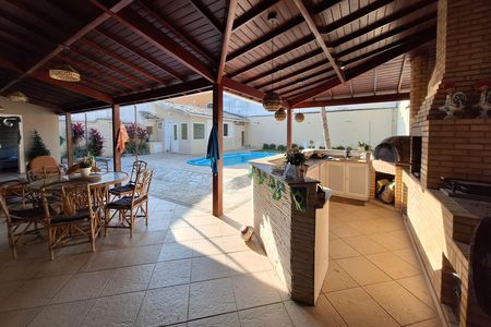 Casa à venda com 400m², 4 quartos e 2 vagas Casa à venda com 400m², 4 quartos e 2 vagasQuintal