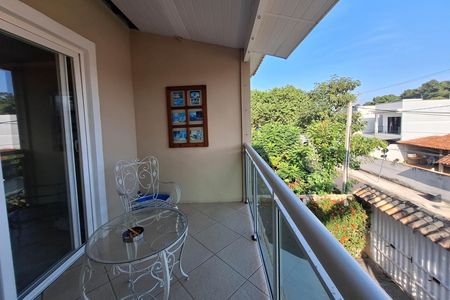 Casa à venda com 400m², 4 quartos e 2 vagas Casa à venda com 400m², 4 quartos e 2 vagasSuíte 1