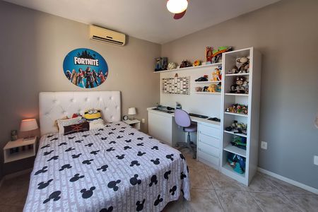 Casa à venda com 400m², 4 quartos e 2 vagas Casa à venda com 400m², 4 quartos e 2 vagasQuarto 1