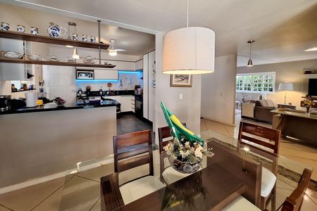 Casa à venda com 400m², 4 quartos e 2 vagas Casa à venda com 400m², 4 quartos e 2 vagasCopa