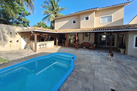 Casa à venda com 400m², 4 quartos e 2 vagas Casa à venda com 400m², 4 quartos e 2 vagasQuintal