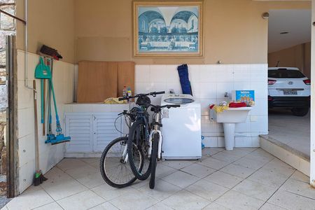 Casa à venda com 400m², 4 quartos e 2 vagas Casa à venda com 400m², 4 quartos e 2 vagasÁrea de Serviço