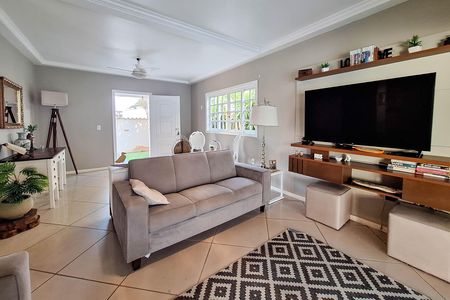 Sala de casa à venda com 4 quartos, 400m² em Engenho do Mato, Niterói