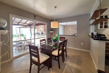 Casa à venda com 400m², 4 quartos e 2 vagas Casa à venda com 400m², 4 quartos e 2 vagasCopa