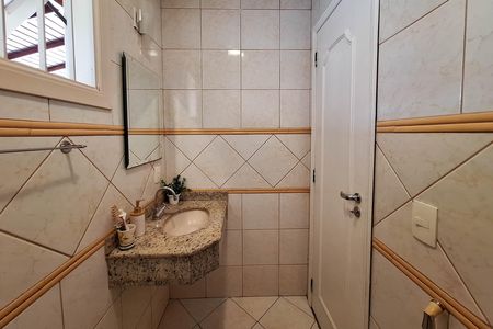Casa à venda com 400m², 4 quartos e 2 vagas Casa à venda com 400m², 4 quartos e 2 vagasLavabo