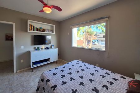 Casa à venda com 400m², 4 quartos e 2 vagas Casa à venda com 400m², 4 quartos e 2 vagasQuarto 1
