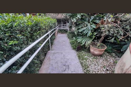 Casa de condomínio à venda com 180m², 4 quartos e 2 vagasAcessibilidade