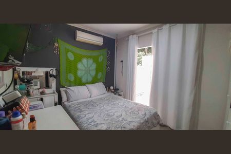Casa de condomínio à venda com 180m², 4 quartos e 2 vagasQuarto 3