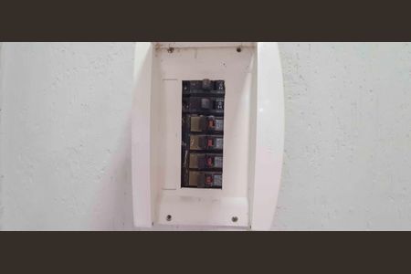 Casa de condomínio à venda com 180m², 4 quartos e 2 vagasQuadro de Luz