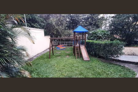 Casa de condomínio à venda com 180m², 4 quartos e 2 vagasÁrea comum - Playground