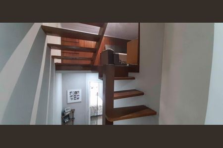 Casa de condomínio à venda com 180m², 4 quartos e 2 vagasAcesso a Sala de TV