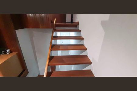Casa de condomínio à venda com 180m², 4 quartos e 2 vagasAcesso ao Quarto 1